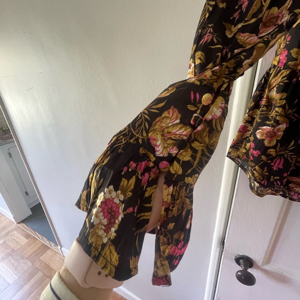 Anthropologie Long-Sleeve Floral V-Neck Blouse - size small - Picture 4 of 5